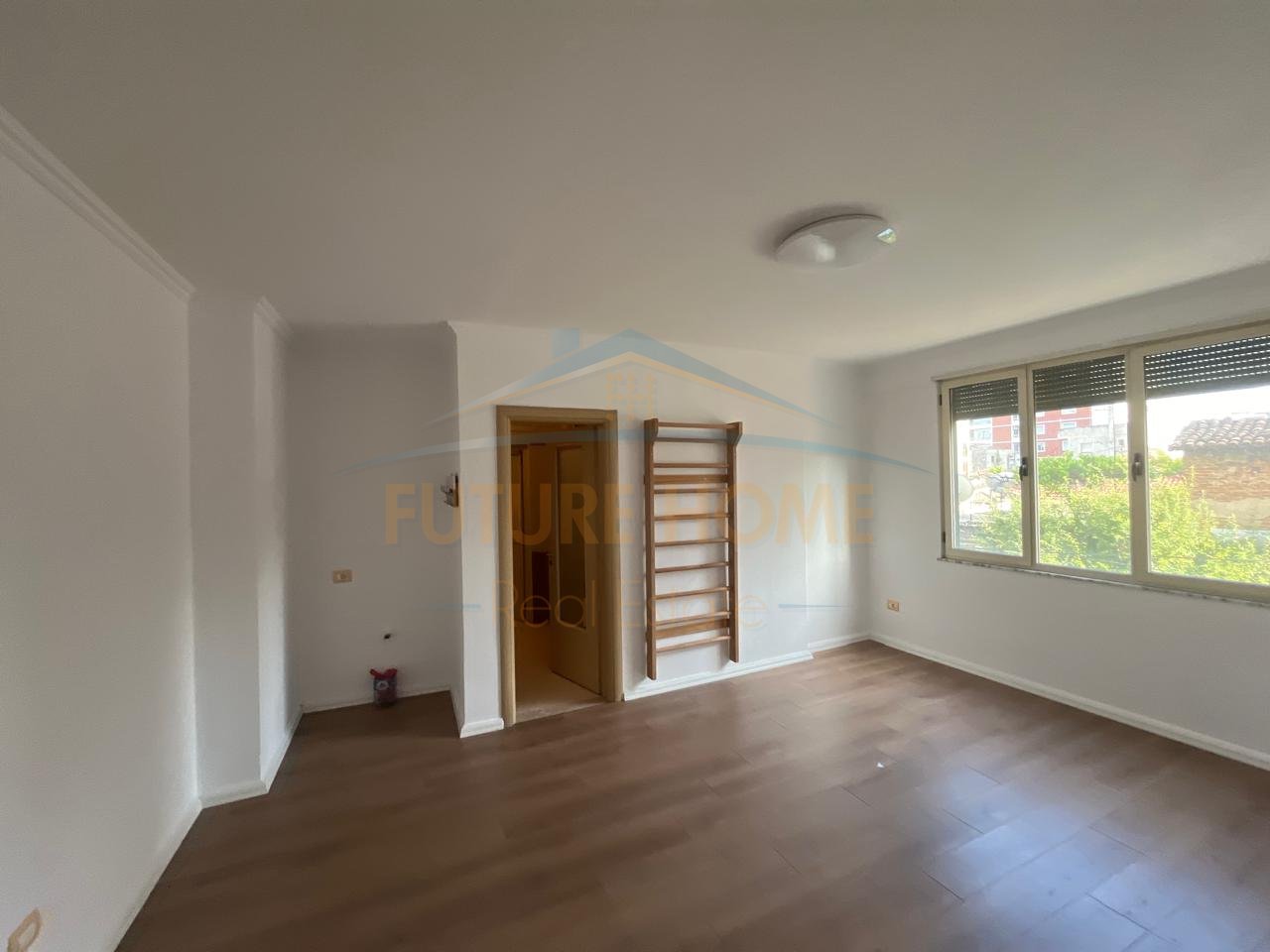 Qira, Ambient Biznesi, Prane Tatimeve, Durres