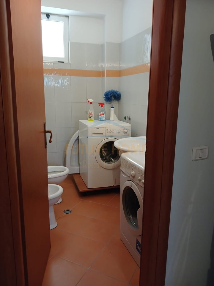 Qera, Apartament 2+1+2, Pranë Ish Urt , Durrës