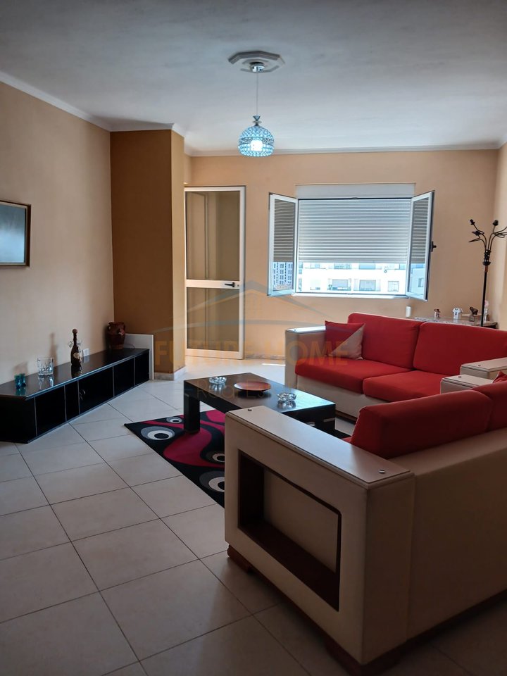 Qera, Apartament 2+1+2, Pranë Ish Urt , Durrës
