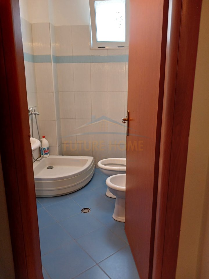 Qera, Apartament 2+1+2, Pranë Ish Urt , Durrës