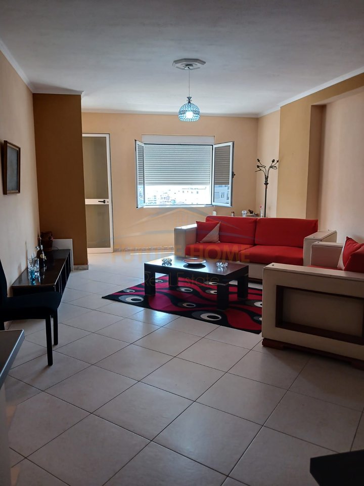 Qera, Apartament 2+1+2, Pranë Ish Urt , Durrës