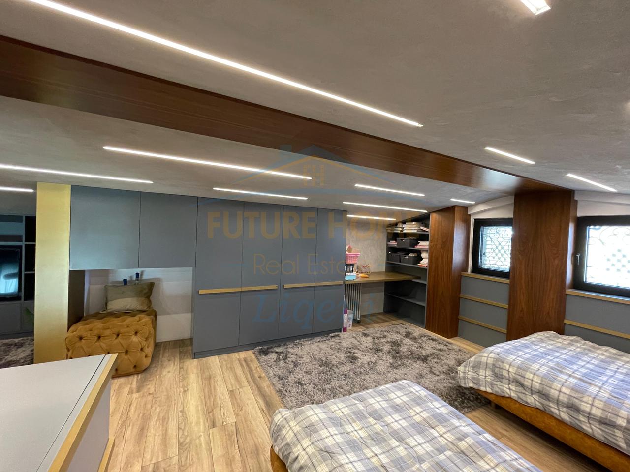 In affitto, Duplex 3+1+3+Posto Auto, Lago Secco, Tirana.