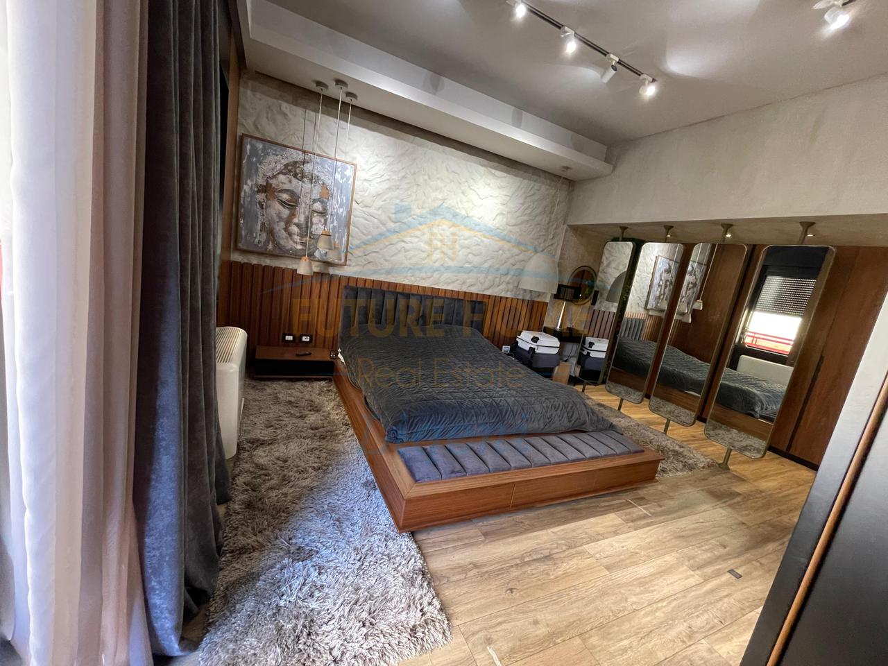 In affitto, Duplex 3+1+3+Posto Auto, Lago Secco, Tirana.