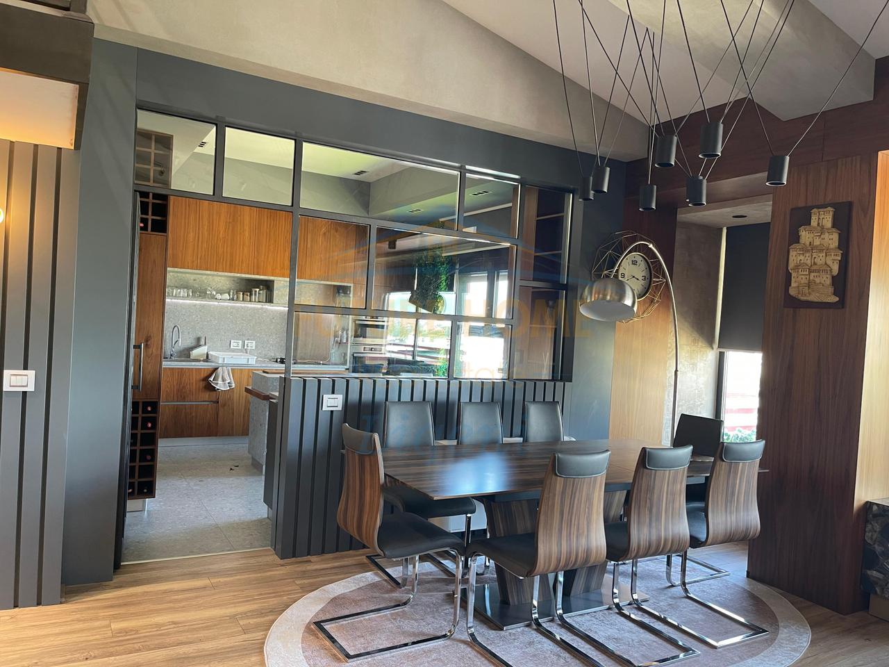 In affitto, Duplex 3+1+3+Posto Auto, Lago Secco, Tirana.