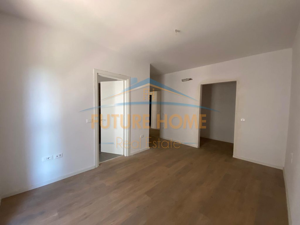 Shitet, Apartament 2+1+2, Tirana Trio Towers, Don Bosko