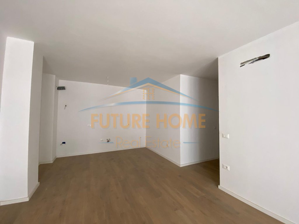 Shitet, Apartament 2+1+2, Tirana Trio Towers, Don Bosko