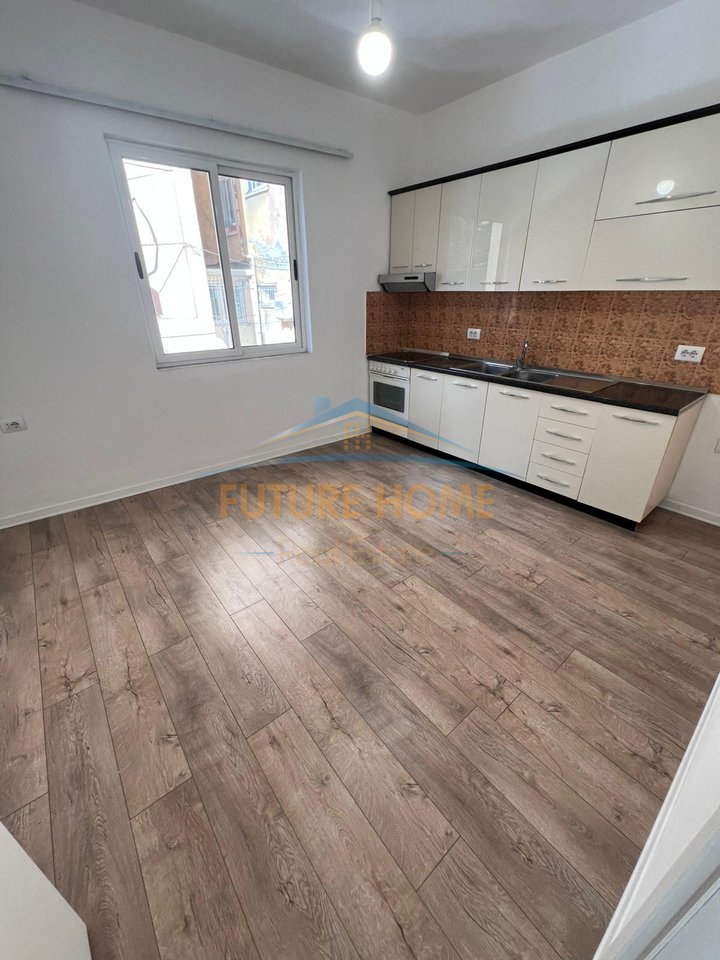 Qira, Ambient per zyra, Myslym Shyr