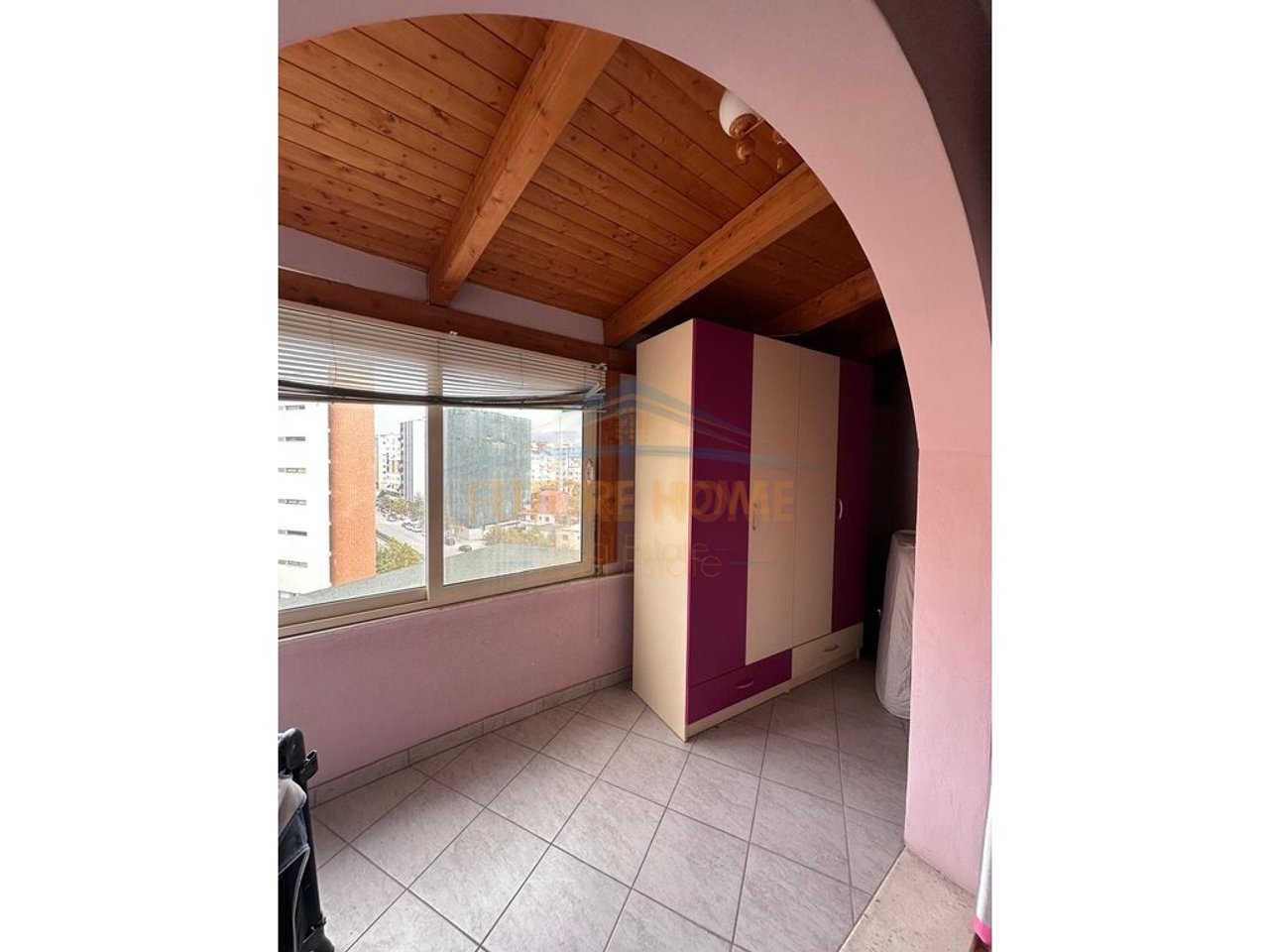 Shitet, Apartament 2+1, Unaza e Re, Prane bar "Xhamero" Tirane