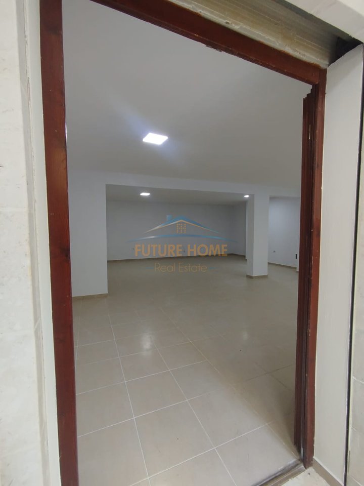 Qera, Njësi Biznesi, Kopshti Botanik, Tiranë.