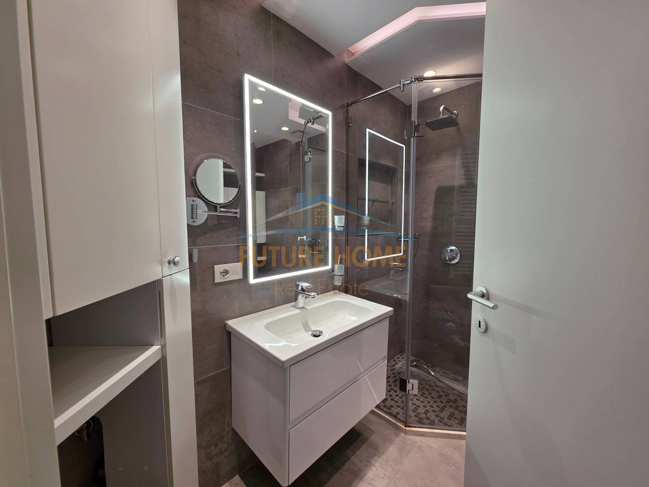 Affitto, Appartamento 2+1+2 vicino all'ex Parco Residenza Alba!