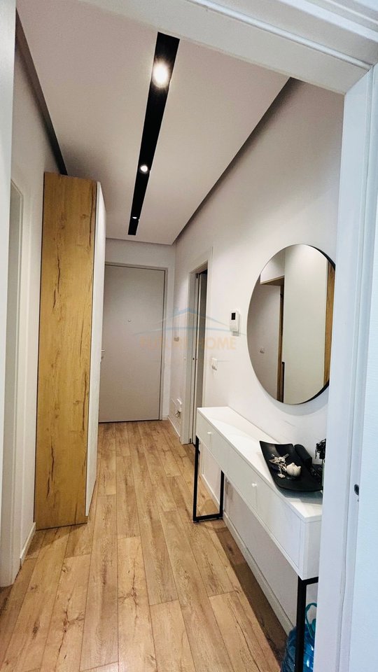 Shitet, Apartament 1+1,Foleja e Gjelbër,Zogu i Zi,  Tiranë.