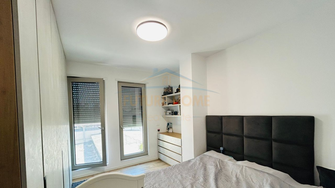 Shitet, Apartament 1+1,Foleja e Gjelbër,Zogu i Zi,  Tiranë.