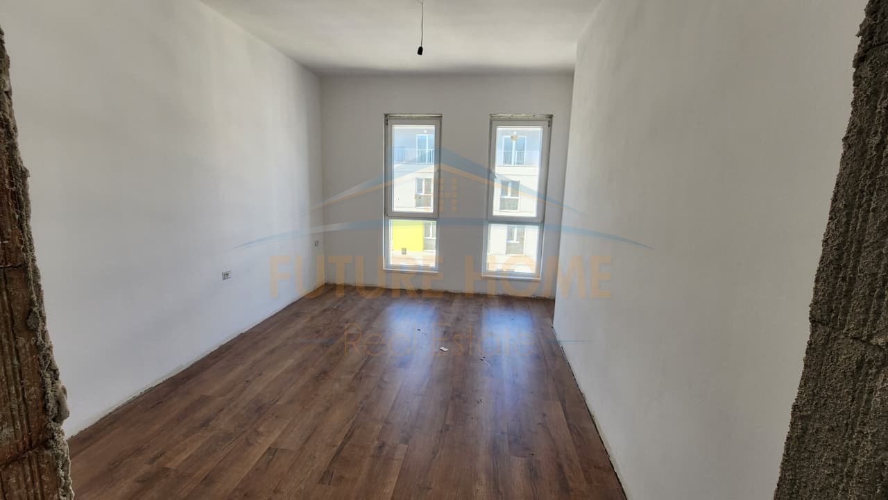 Shitet, Apartament 2+1+2, Univers City, QTU