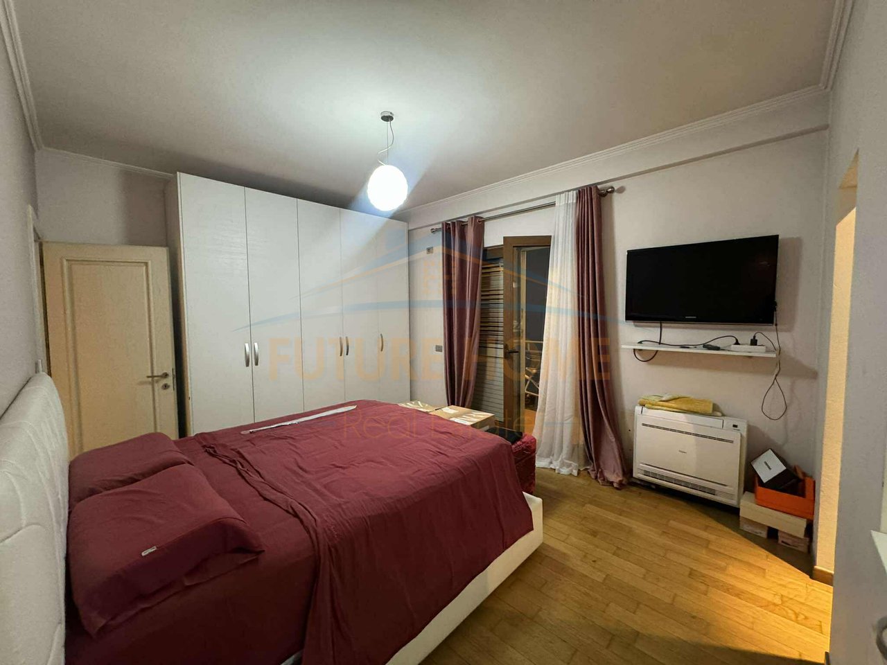 Shitet , Apartament 2+1+2+2 Poste Parkimi , Myslym Shyri , Tirane