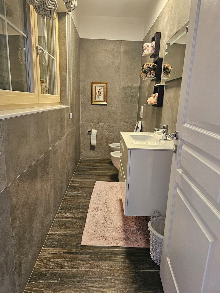 For sale, 3-Storey Villa, Lunder, Tirana.