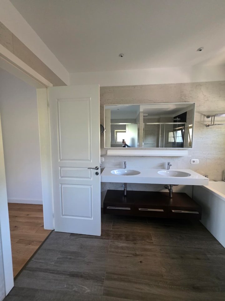 For sale, 3-Storey Villa, Lunder, Tirana.