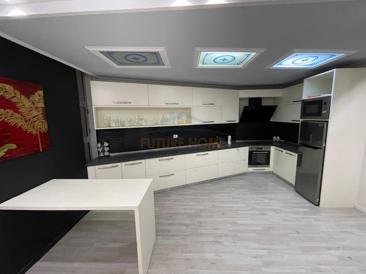 Shitet Apartament 2+1+2+ Verande, Pallati me Shigjeta