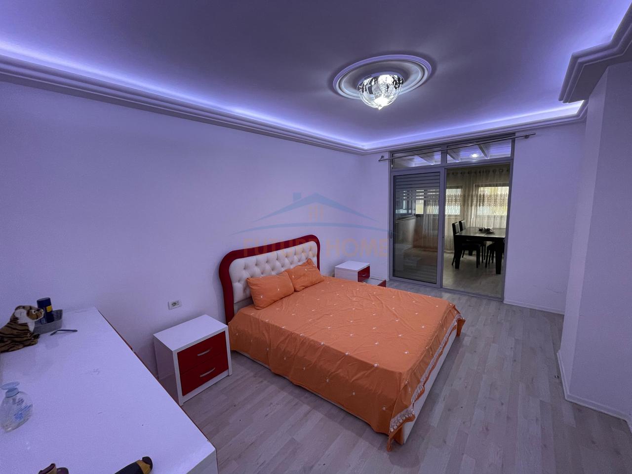 Shitet Apartament 2+1+2+ Verande, Pallati me Shigjeta