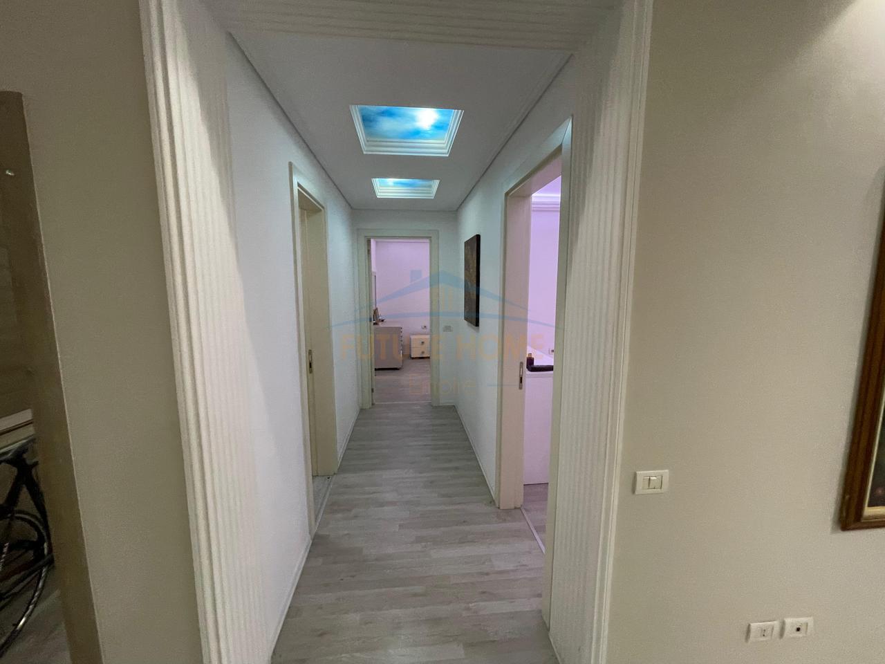 Shitet Apartament 2+1+2+ Verande, Pallati me Shigjeta