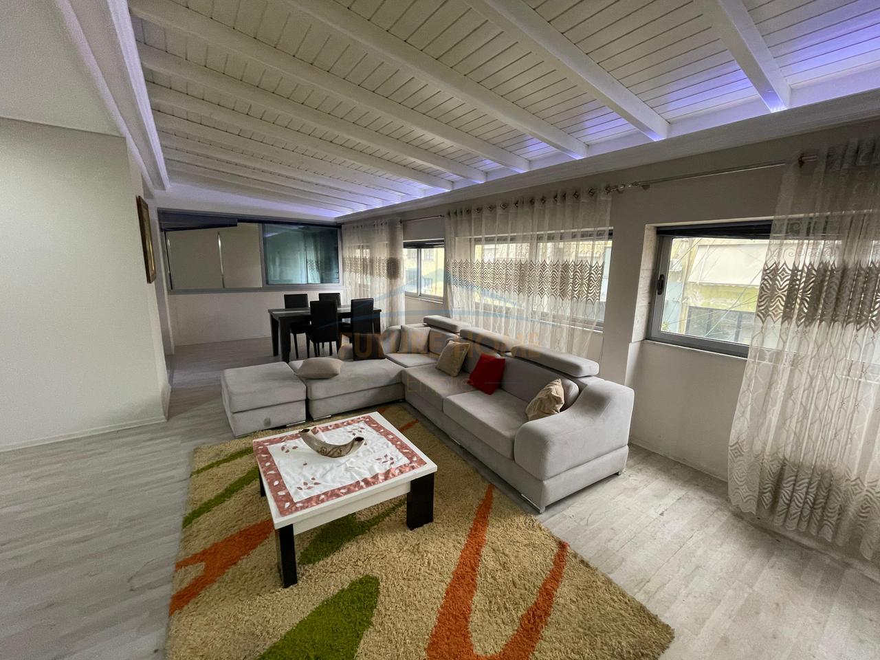 Shitet Apartament 2+1+2+ Verande, Pallati me Shigjeta