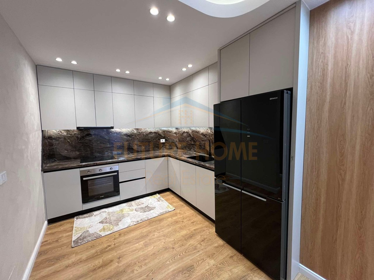 Shitet , Apartament 2+1+2 në Rrugën Teodor Keko, Tirane