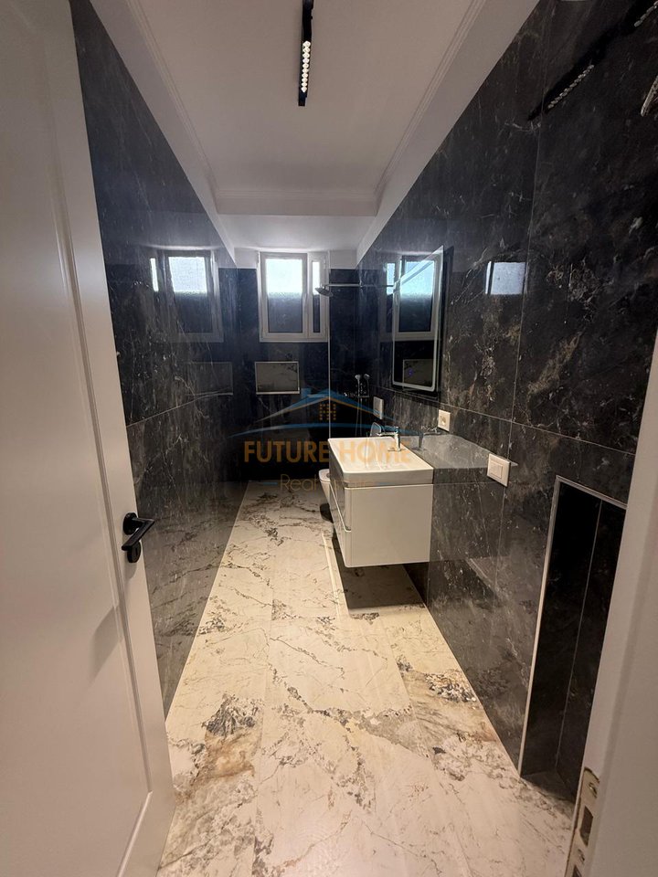 In vendita, Appartamento 2+1+2, Mine Peza, Tirana.