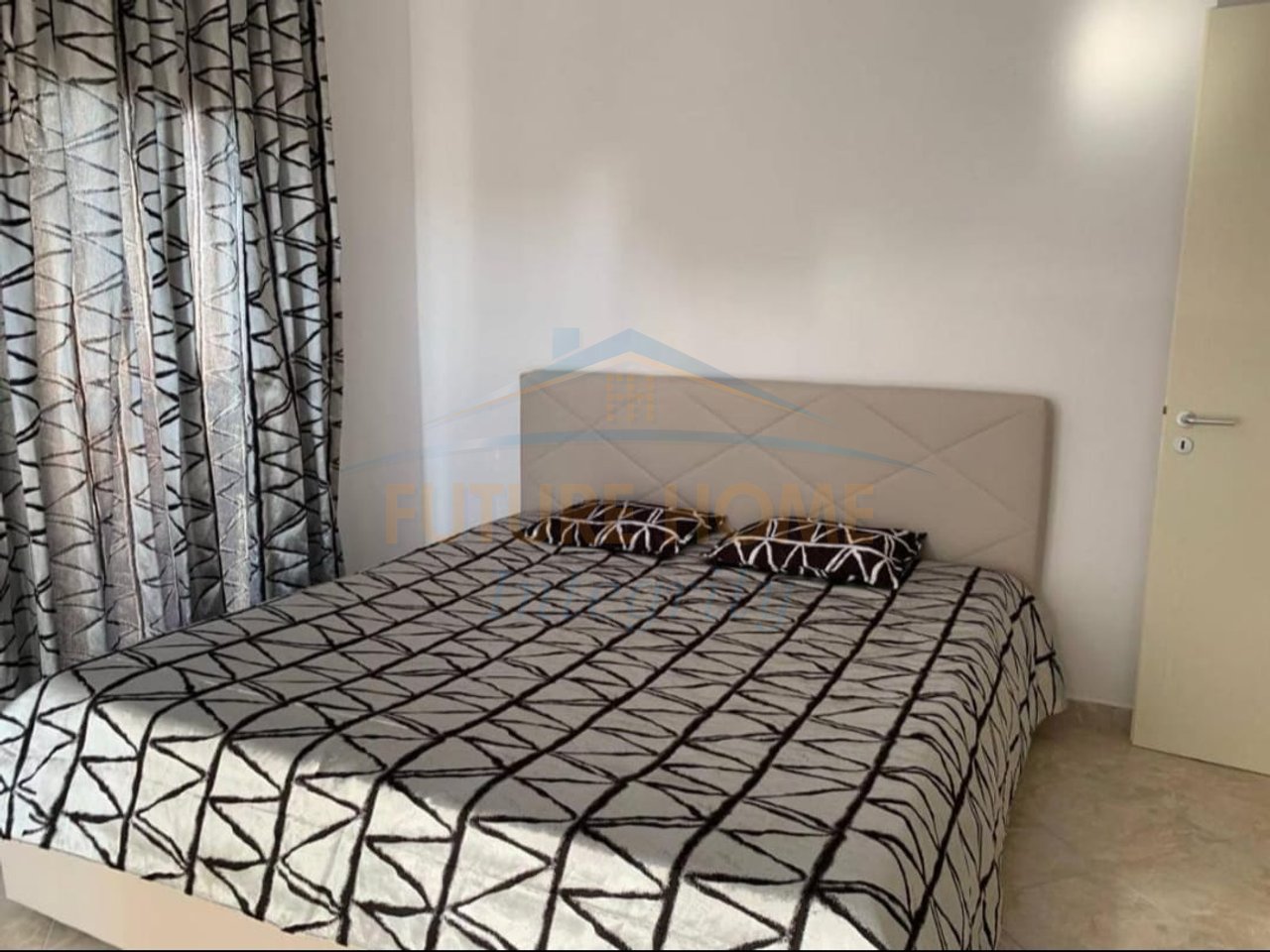 For rent, 2+1 Apartment, Zogu I Boulevard, Tirana.