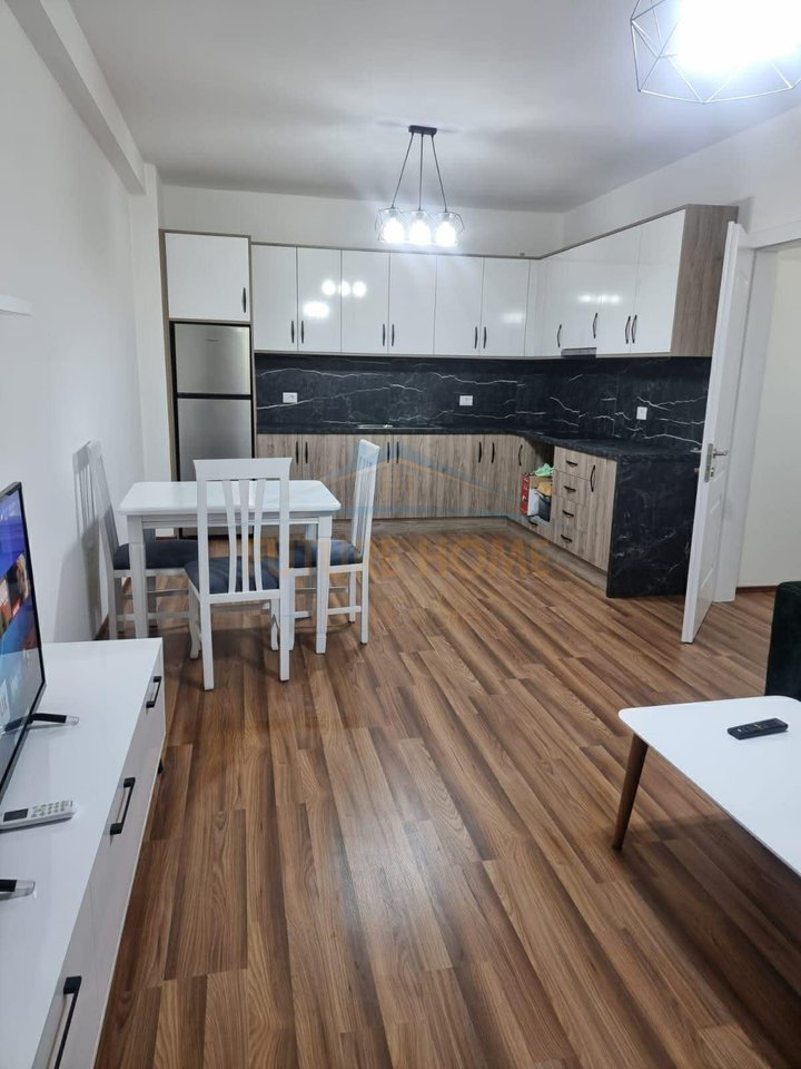 Shitet , Apartament 1+1 Unaza e re , Tirane