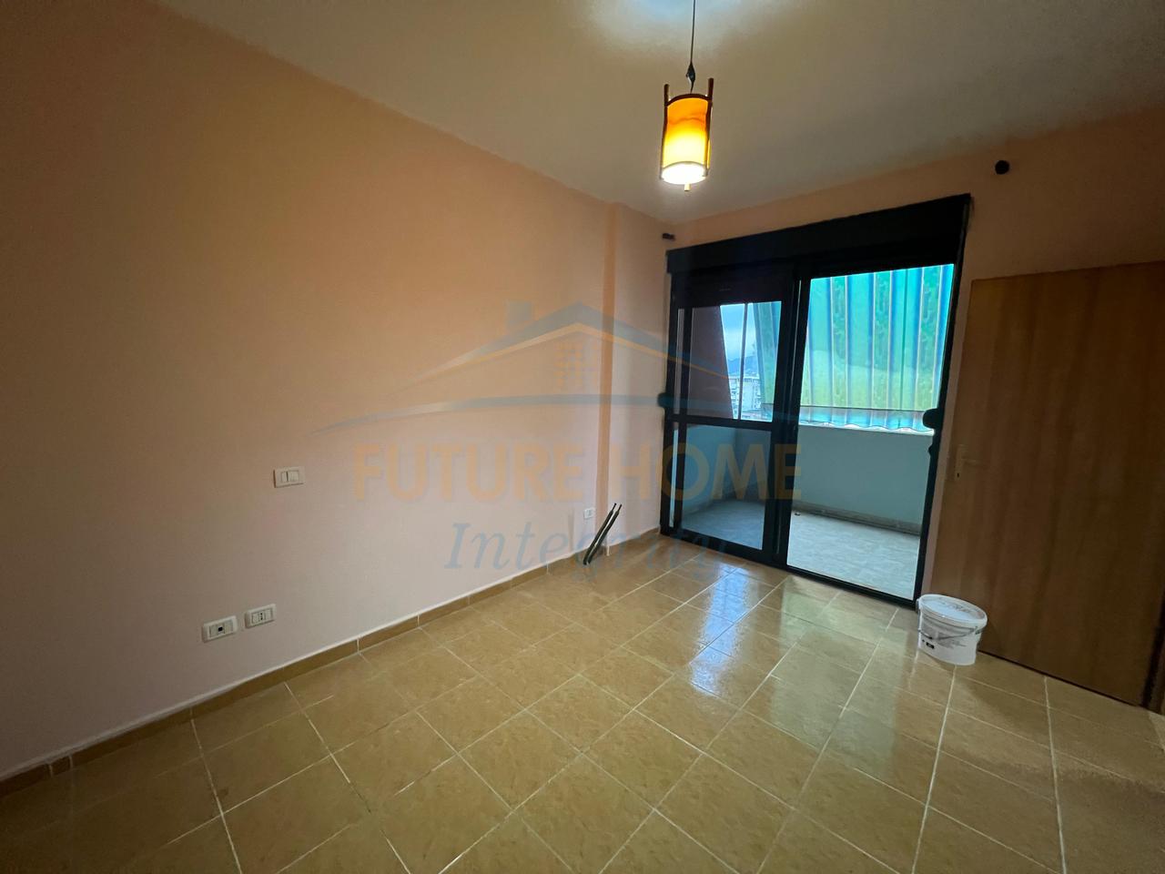 Qera, Apartament 3+1+2, Rruga Vllazën Huta, Tiranë.