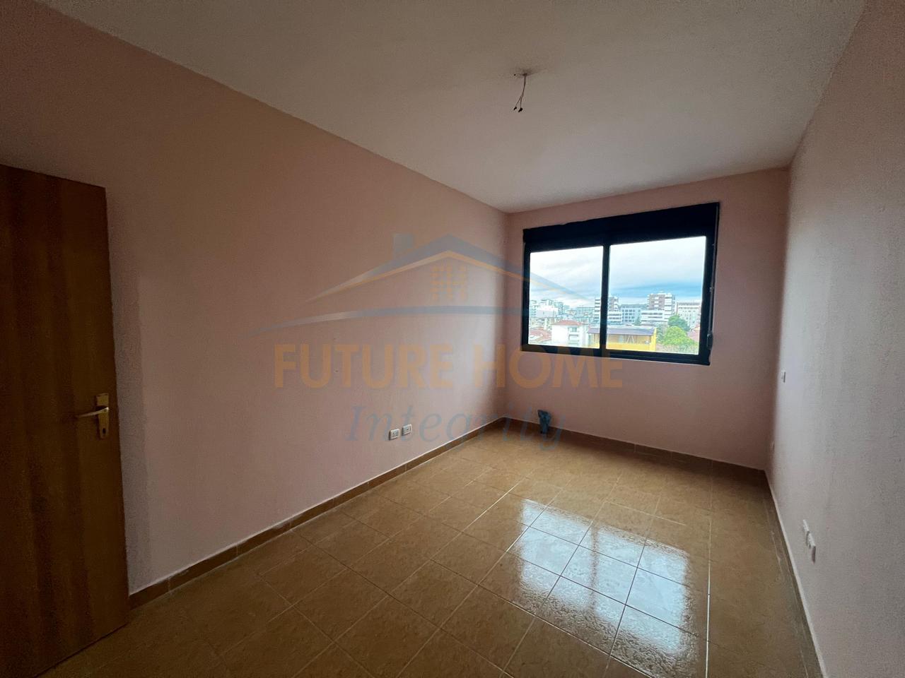 Qera, Apartament 3+1+2, Rruga Vllazën Huta, Tiranë.