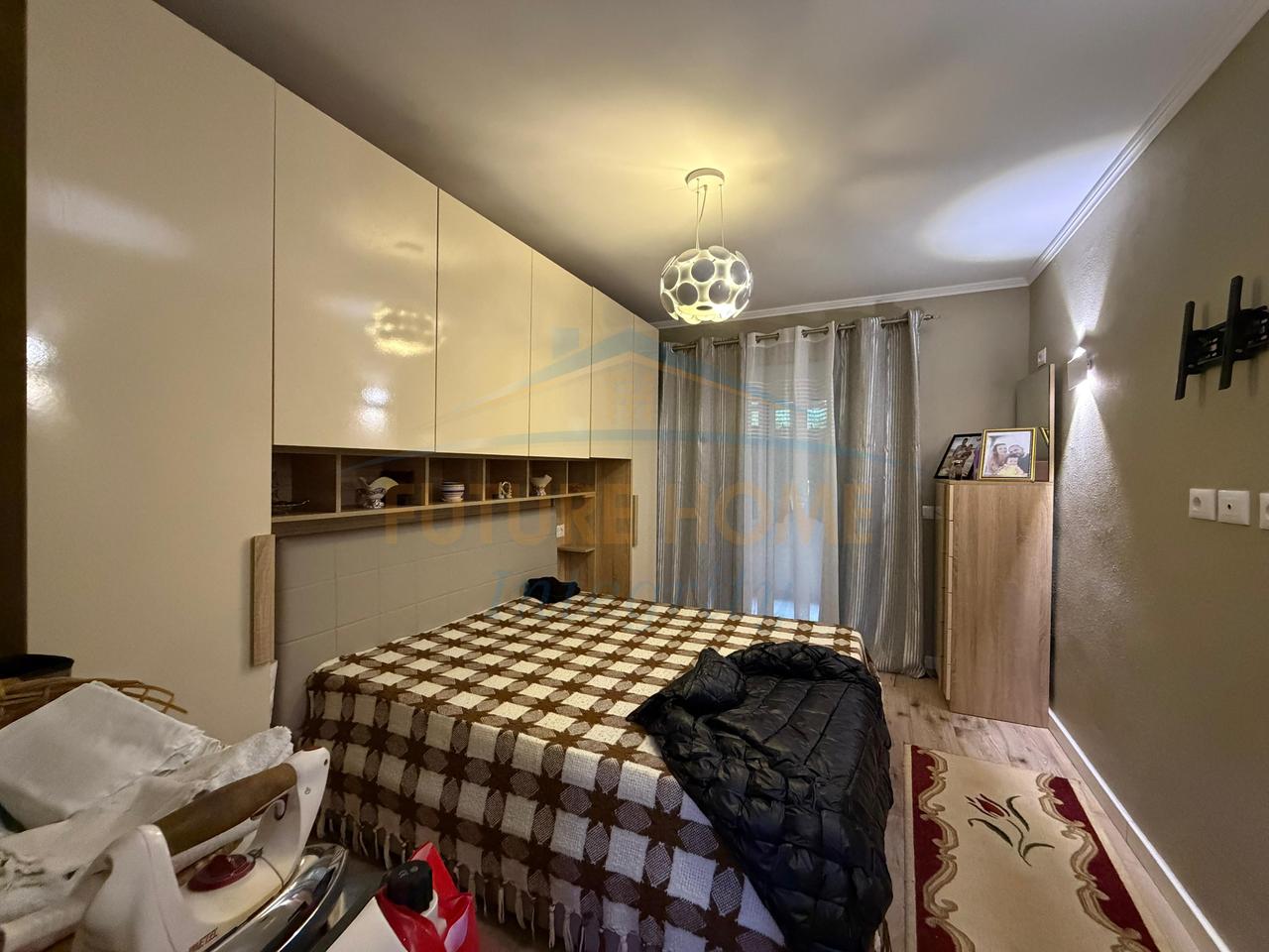 Shitet, Apartament 2+1, Ali Demi, Tiranë.