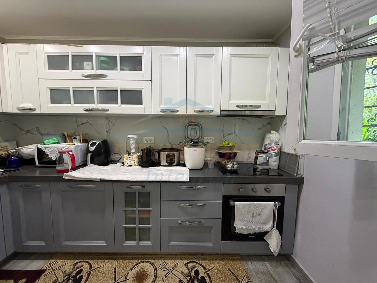 Shitet, Apartament 2+1, Ali Demi, Tiranë.