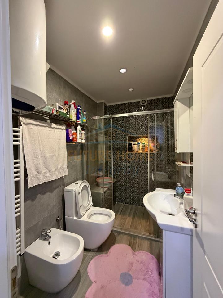 Shitet, Apartament 2+1, Ali Demi, Tiranë.