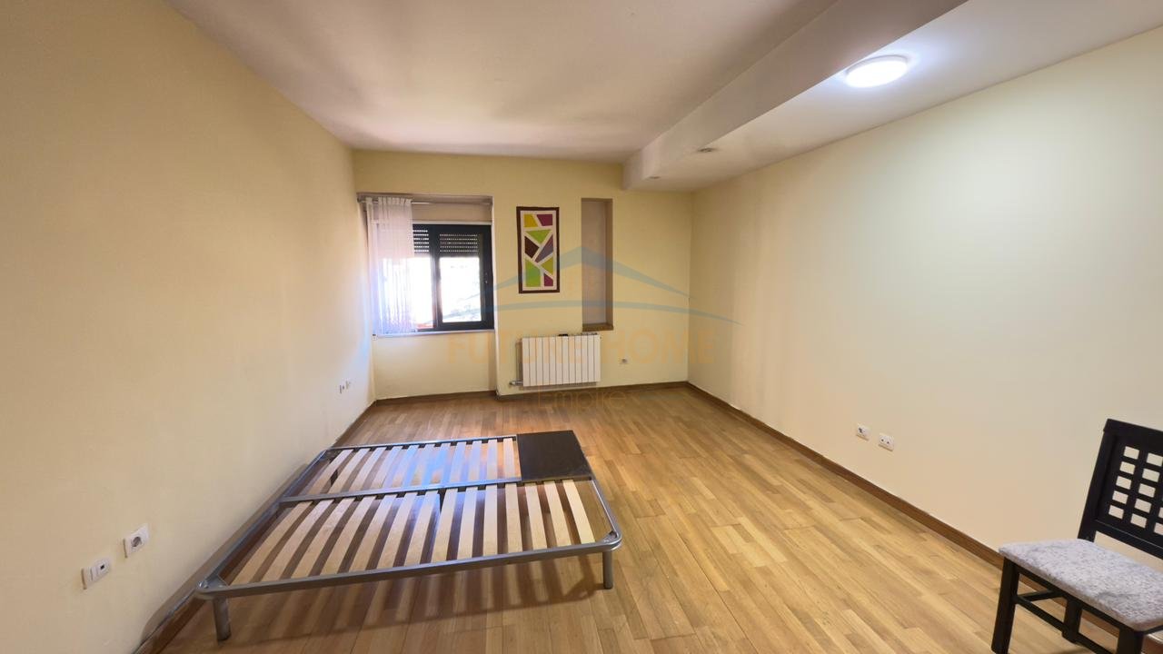 Qera, Apartament 3+1+2, Rruga e Barrikadave, Tiranë.