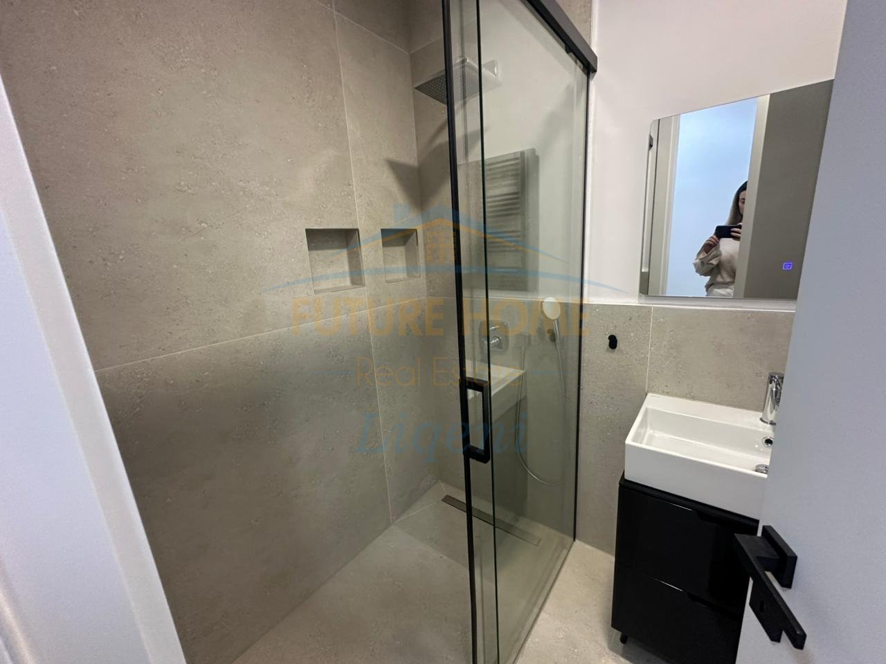 Qira, Apartment 2+1, Forest Complex, Tirana