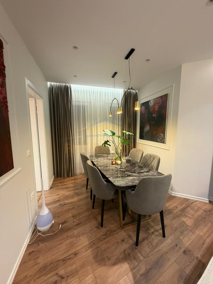 For sale, Apartment 3+1+2, Dry Lake, Tirana
