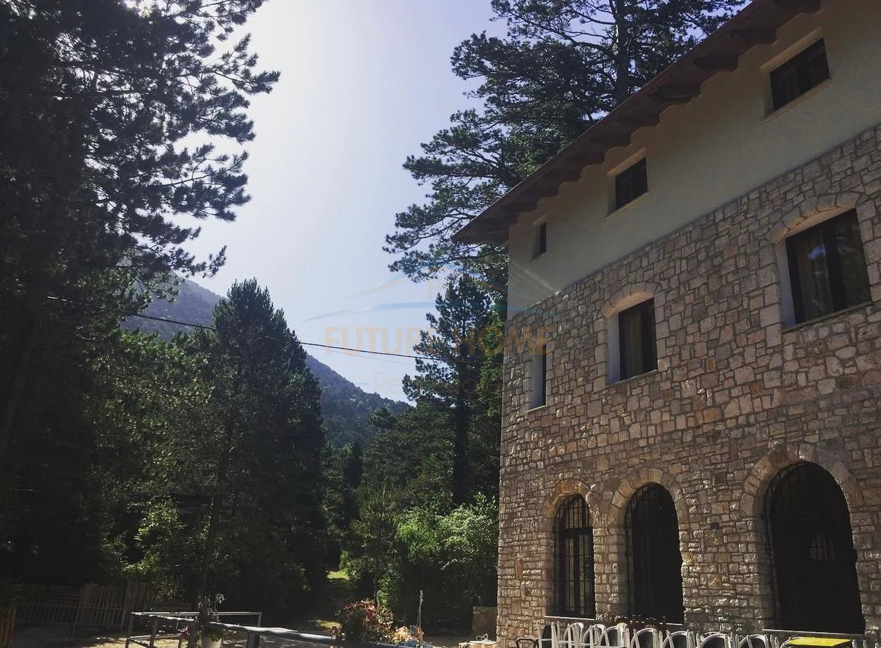 Qira, Hotel 3 katësh, Llogara,Vlore