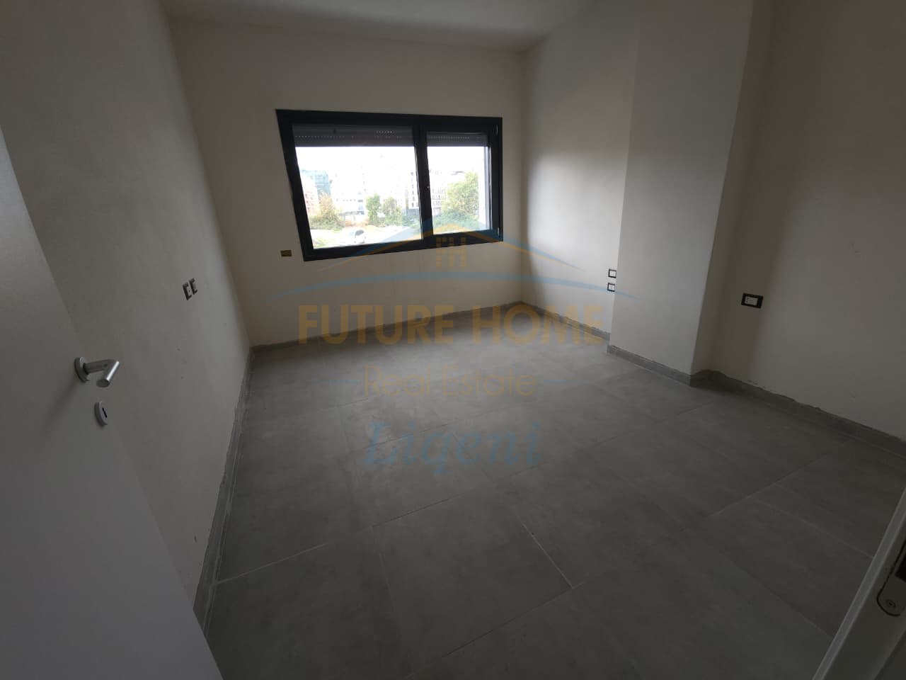 Shitet, Apartament 2+1+Post Parkimi, Liqeni i Thate, Tiranë.