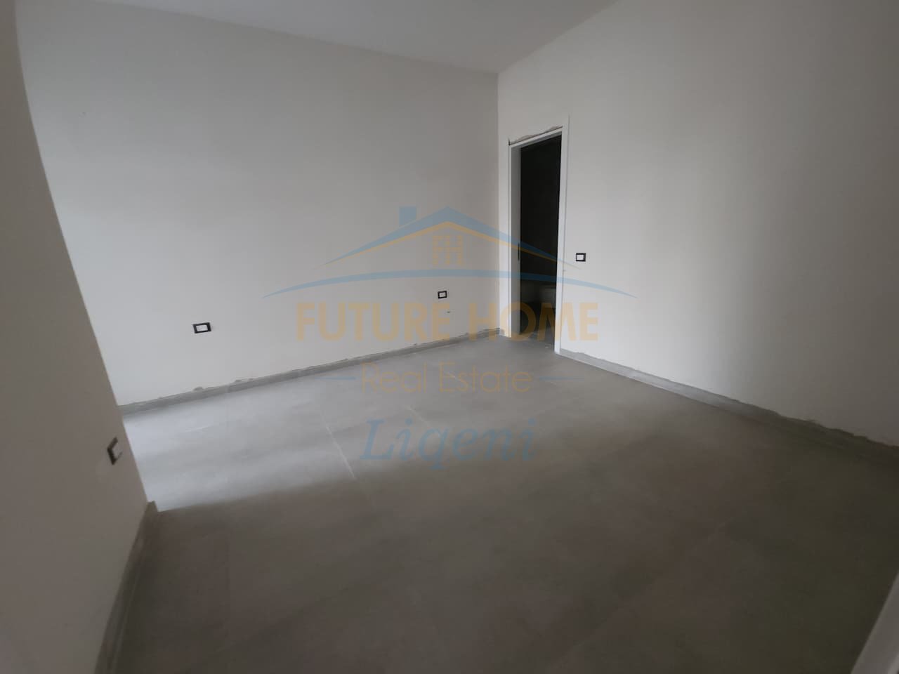 Shitet, Apartament 2+1+Post Parkimi, Liqeni i Thate, Tiranë.