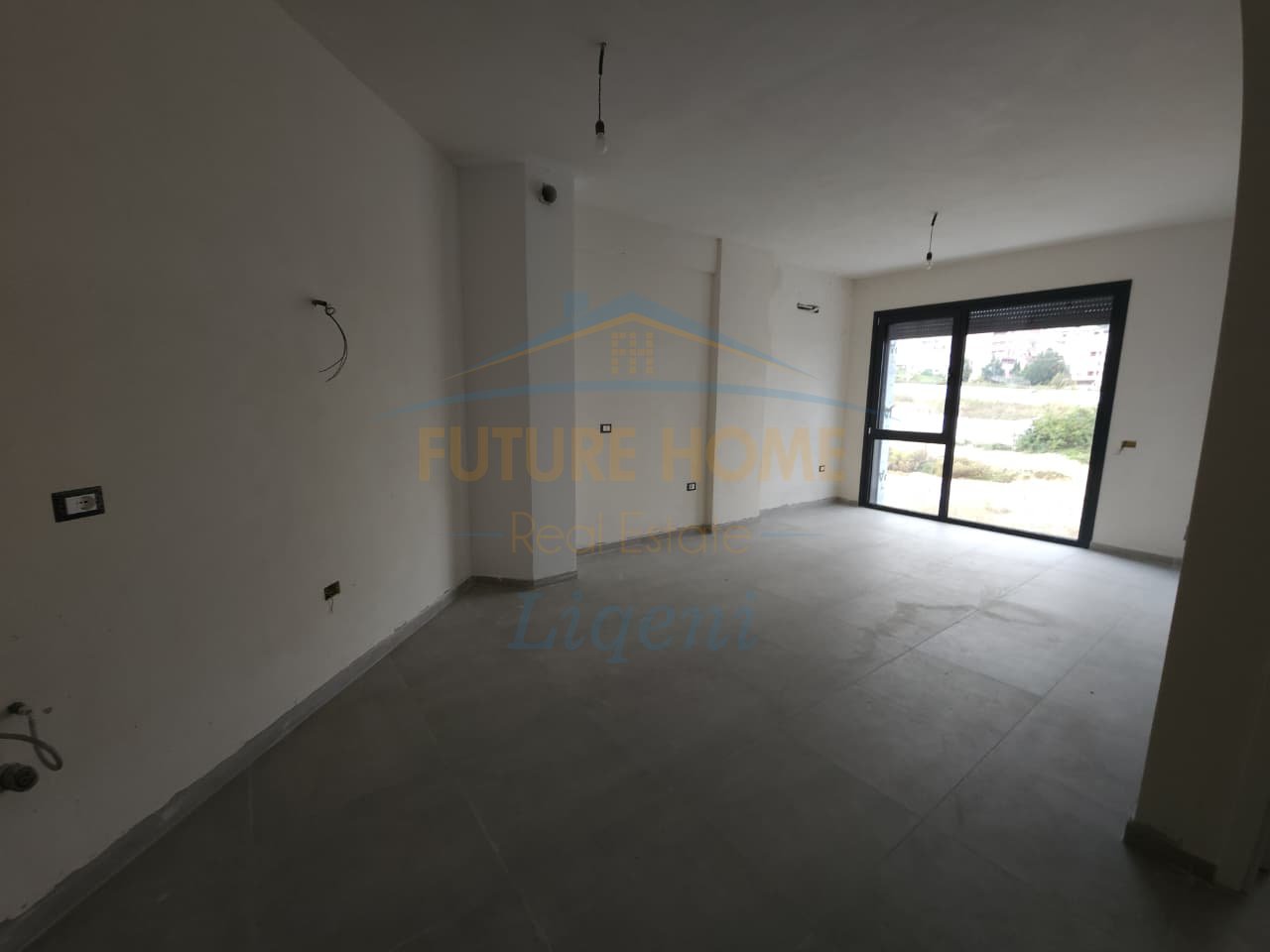 Shitet, Apartament 2+1+Post Parkimi, Liqeni i Thate, Tiranë.
