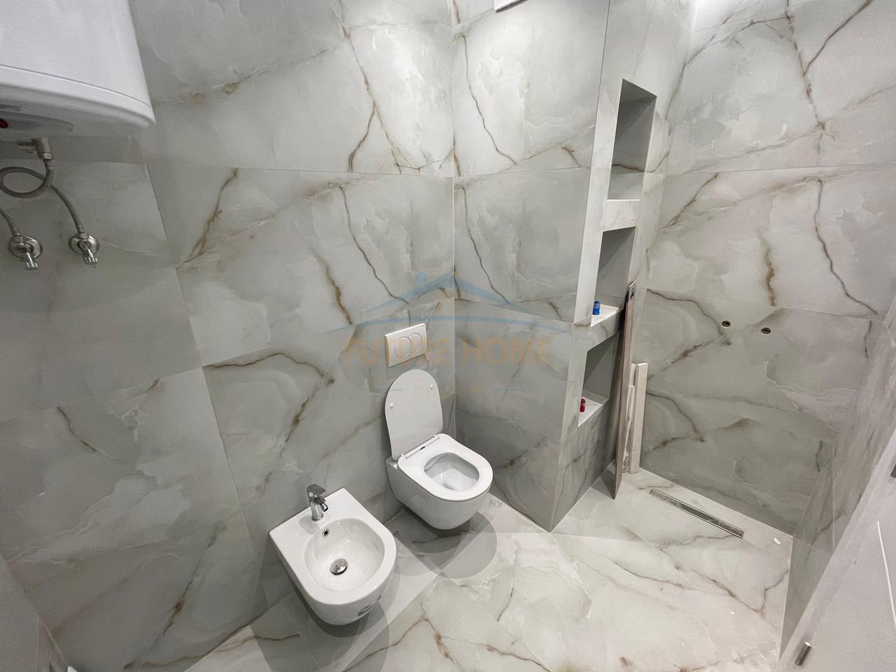 Shitet, Apartament 2+1, Pazari i Ri, Tiranë.