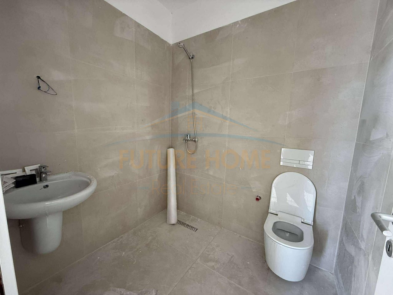 Vendesi Appartamento 1+1, Eagle Residence, Dogana, Tirana