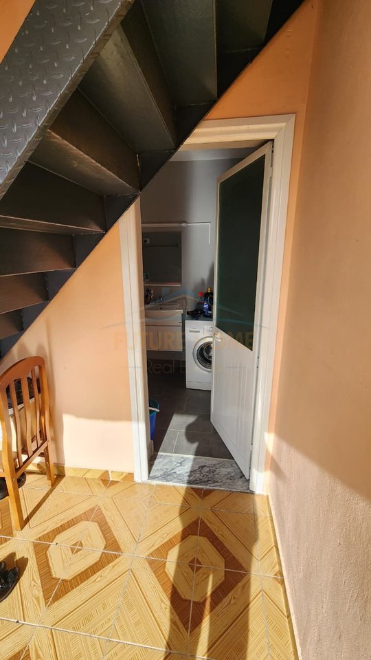 For rent, 2+1+2 apartment, parking space, Babrru, Tirana