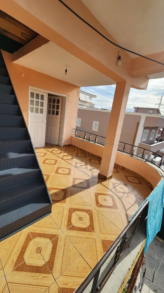 For rent, 2+1+2 apartment, parking space, Babrru, Tirana