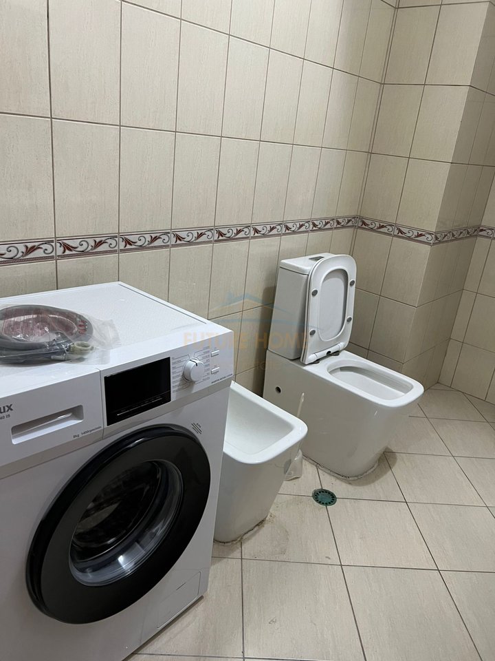 Rent, Apartment 3+1+2+ Parking Spot, Paris Commune