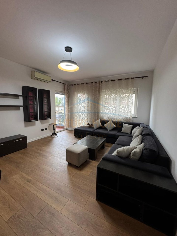 Shitet, Apartament 2+1+2, Oxhaku , Tiranë