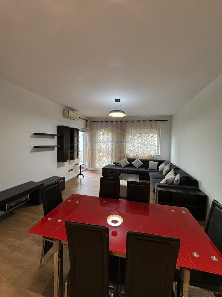 Shitet, Apartament 2+1+2, Oxhaku , Tiranë
