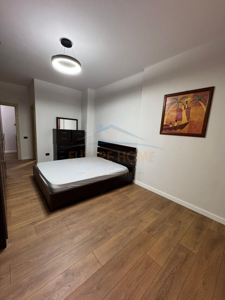 Shitet, Apartament 2+1+2, Oxhaku , Tiranë