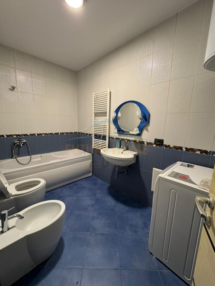 Shitet, Apartament 2+1+2, Oxhaku , Tiranë