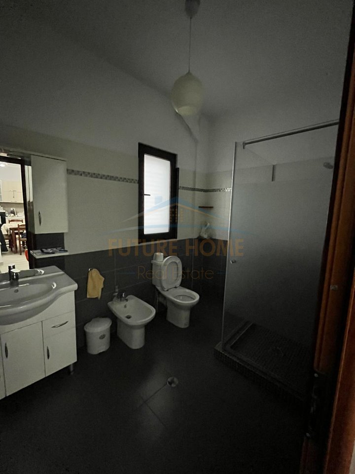 In vendita, Godine, ex Kenete, Durazzo